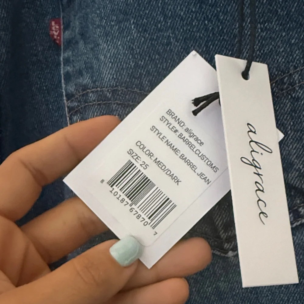 Woman’s Shop Aligrace Reworked Blue Jeans - Picture 4 of 5